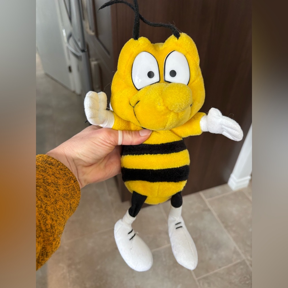 VTG Liberty World 1993 Plush Small Cheerios Bumble Bee 9 Inch Stuffed Animal Toy